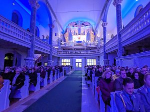 Eine besondere Kulisse f&uuml;r besondere Menschen: Vor 300 G&auml;sten fand in der Trinitatiskirche in Sondershausen das Benefizkonzert des Luftwaffenmusikkorps und die Ehrenamtsw&uuml;rdigung statt.