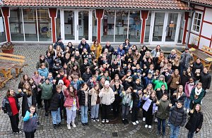 Rund 80 Kinder aus einer Schule in Gostyń sowie den Regelschulen Ellrich und Wolkramshausen haben in der vergangenen Woche gemeinsam gesungen