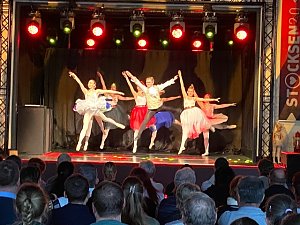 Tanzschule Radeva gastierte im Sondersh&auml;user Klubhaus Stocksen