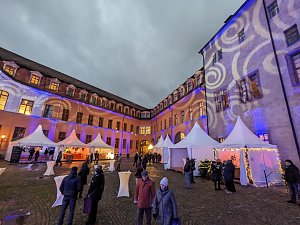Weihnachtsmarkt und "Wei&szlig;e Schlossweihnacht" feierlich in Sondershausen er&ouml;ffnet