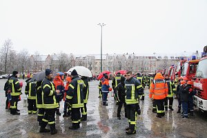 Das Friedenslicht aus Bethlehem wurde heute auf dem August-Bebel-Platz verteilt