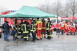 Das Friedenslicht aus Bethlehem wurde heute auf dem August-Bebel-Platz verteilt