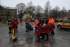 Das Friedenslicht aus Bethlehem wurde heute auf dem August-Bebel-Platz verteilt