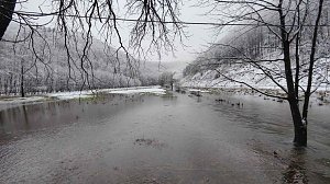 Schnee und Wasser