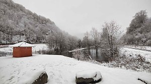 Schnee und Wasser