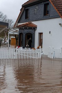 Hochwasserabwehr in Sundhausen