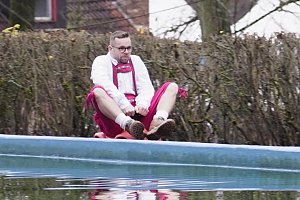Traditionelles Anbaden im Neust&auml;dter Freibad bei f&uuml;nf Grad Wassertemperatur 