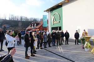 Der Neust&auml;dter Golfverein hat heute seine Indoor-Anlage eingeweiht
