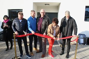 Der Neust&auml;dter Golfverein hat heute seine Indoor-Anlage eingeweiht