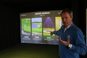 Der Neust&auml;dter Golfverein hat heute seine Indoor-Anlage eingeweiht