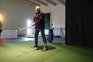 Der Neust&auml;dter Golfverein hat heute seine Indoor-Anlage eingeweiht