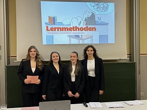 Bereit zur Verteidigung - das Herder Gymnasium l&auml;dt zu f&uuml;nf &ouml;ffentlichen Kolloquien