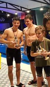 Vier Stunden f&uuml;r den guten Zweck - Benefizschwimmen im Badehaus