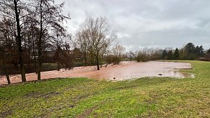 Hochwasser bei Sundhausen, Meldestufe 3 erreicht