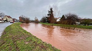Hochwasser bei Sundhausen, Meldestufe 3 erreicht