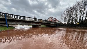 Hochwasser bei Sundhausen, Meldestufe 3 erreicht