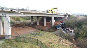 Schwerer Unfall auf der A38 bei Ro&szlig;la