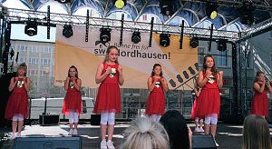 Gro&szlig;e Volksfeststimmung am 2. Tag auf dem Rolandsfest in Nordhausen