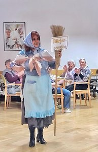 Alle Jahre wieder - die Rolandgruppe besuchte vor dem Fest auch den Ossietzky-Hof