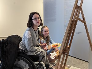 Die Sch&uuml;lerinnen und Sch&uuml;ler der Regelschule am Franzberg durften die Werke von Heinz Scharr eigenst&auml;ndig interpretieren