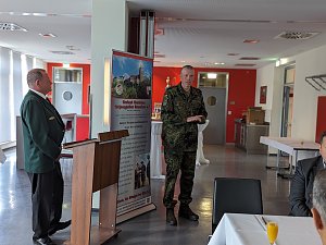 Bundeswehr und Schwarzpulver Kanoniere feiern 15-j&auml;hrige Partnerschaft
