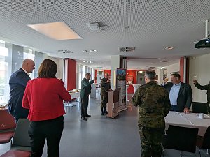 Bundeswehr und Schwarzpulver Kanoniere feiern 15-j&auml;hrige Partnerschaft