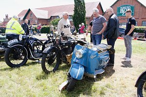 Oldtimertreff auf dem Scheunenhof