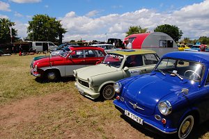 Oldtimertreff auf dem Scheunenhof