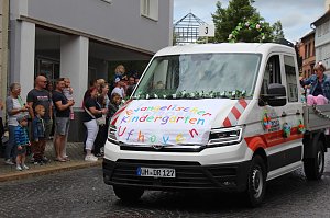 Gro&szlig;er festlicher Umzug zum 211. Brunnenfest in Bad Langensalza