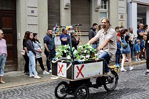 Gro&szlig;er festlicher Umzug zum 211. Brunnenfest in Bad Langensalza