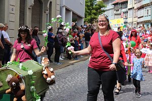 Gro&szlig;er festlicher Umzug zum 211. Brunnenfest in Bad Langensalza