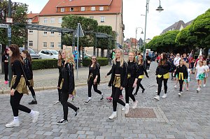 Farbenfroher Festumzug zum 211. Brunnenfest in Bad Langensalza