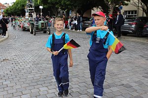 Farbenfroher Festumzug zum 211. Brunnenfest in Bad Langensalza