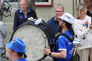 211. Brunnenfestumzug in Bad Langensalza mit vielen fr&ouml;hlichen Akteuren