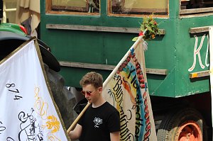 Teilnehmerinnen und Teilnehmer des Festumzuges zum 211. Brunnenfest in Bad Langensalza 