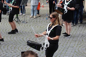 Teilnehmerinnen und Teilnehmer des Festumzuges zum 211. Brunnenfest in Bad Langensalza 