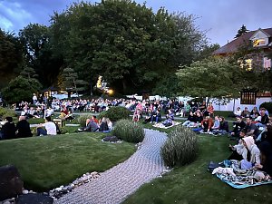 Picknick und gute Stimmung zum Lichterfest 