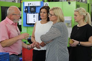 SPD Politikerinnen und Politiker besuchen auf ihrer Wahlkampftour zur Landtagswahl 2024 die Produktionsfirma TR Plast in Ebeleben 