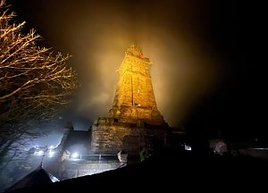 Taschenlampenf&uuml;hrungen am Kaiser-Wilhelm-Denkmal
