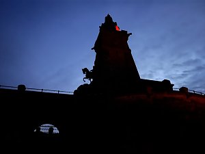 Taschenlampenf&uuml;hrungen am Kaiser-Wilhelm-Denkmal