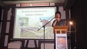 &Uuml;ber ein seltenes Instrument informierte Susann Schr&ouml;dter