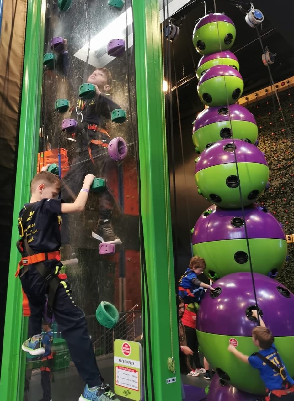 Mitwirkende der Gala des Salza-Gymnasiums in Bad Langensalza 2024