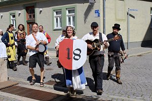 Das Jahr 2024 in Bad Langensalza - Stadtf&uuml;hrerin beim Mittelalterfest