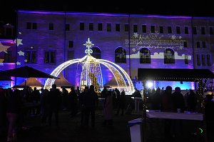 Wei&szlig;e Schlossweihnacht in Sondershausen mit wundervollen Lichtinstallationen