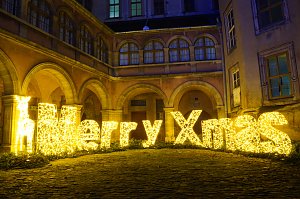 Wei&szlig;e Schlossweihnacht in Sondershausen mit wundervollen Lichtinstallationen