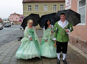 Fliederfest eröffnet