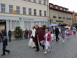 Fliederfest eröffnet