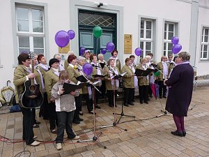 Fliederfest eröffnet