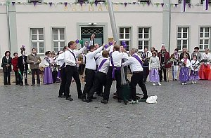 Fliederfest eröffnet