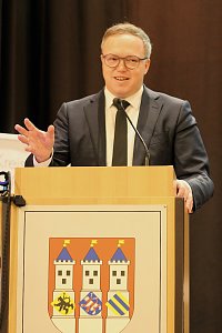 Ministerpr&auml;sident von Th&uuml;ringen, Prof. Dr. Mario Voigt, spricht beim Neujahrsempfang im KKZ in Bad Langensalza, vor 400 Mittelst&auml;ndlern